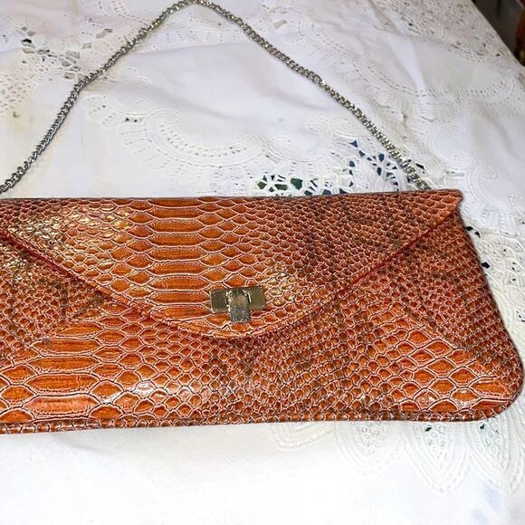 Small bag with chain handle! EUC! Salmon color like snakeskin! 6”tall! 11”w - Picture 1 of 7